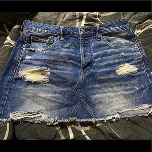 3/$22 American eagle distressed blue denim skirt